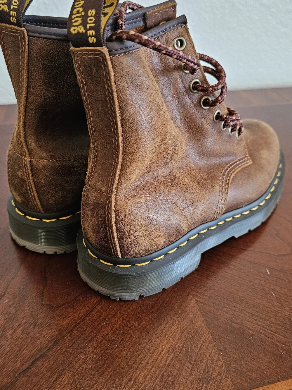 Dr. Martens sturdy lace